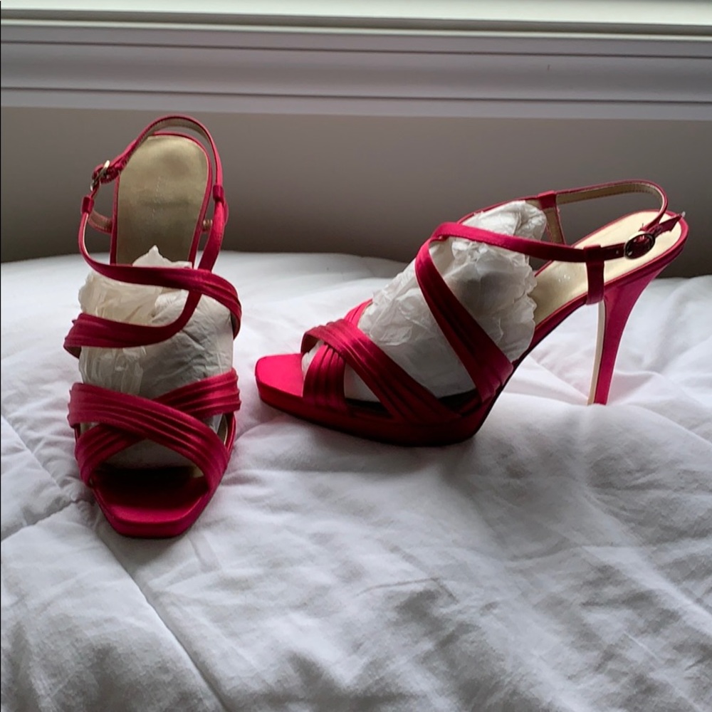 Women’s Nine West magenta high heels